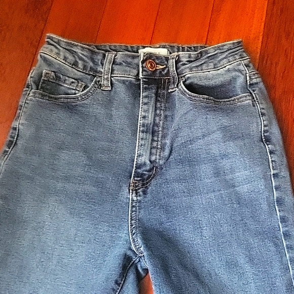 Forever 21 Skinny Jeans - Picture 2 of 9